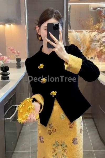 

2025 new chinese high end quality clothing set retro disc buckle slim fitting velvet top elegant fashionable printing skirt