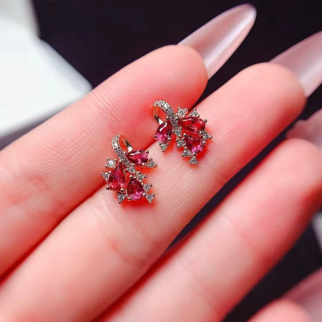 

KJJEAXCMY Natural Magnesium-aluminum Garnet Earrings S925 Silver Inlaid Simple Women's High-End Jewelry The crystal is clean