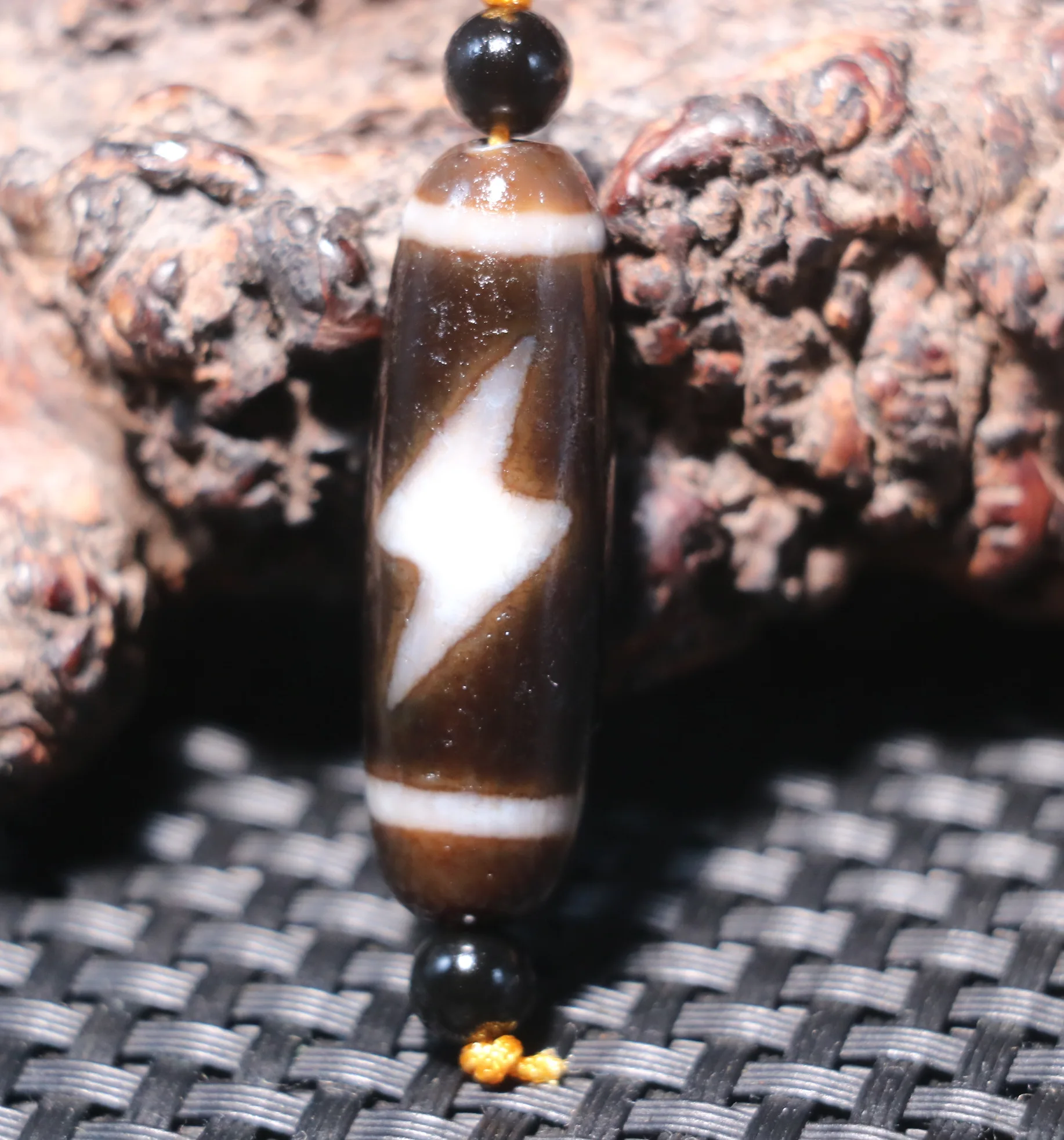 Magic Energy Tibetan Old Agate 5 Eyed Lightening Wave dZi Bead Totem 5A Amulet Fit For Making Bracelet TIMESTOWN UPD240809A01