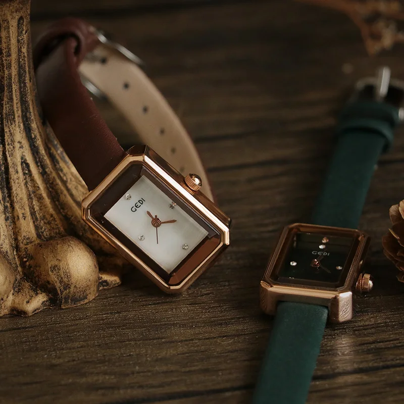 New Square Women'S WatchRetro Artistic Light Luxury HighEnd Leather Strap Suitable For Students Women'S Gifts Watch Accessories.