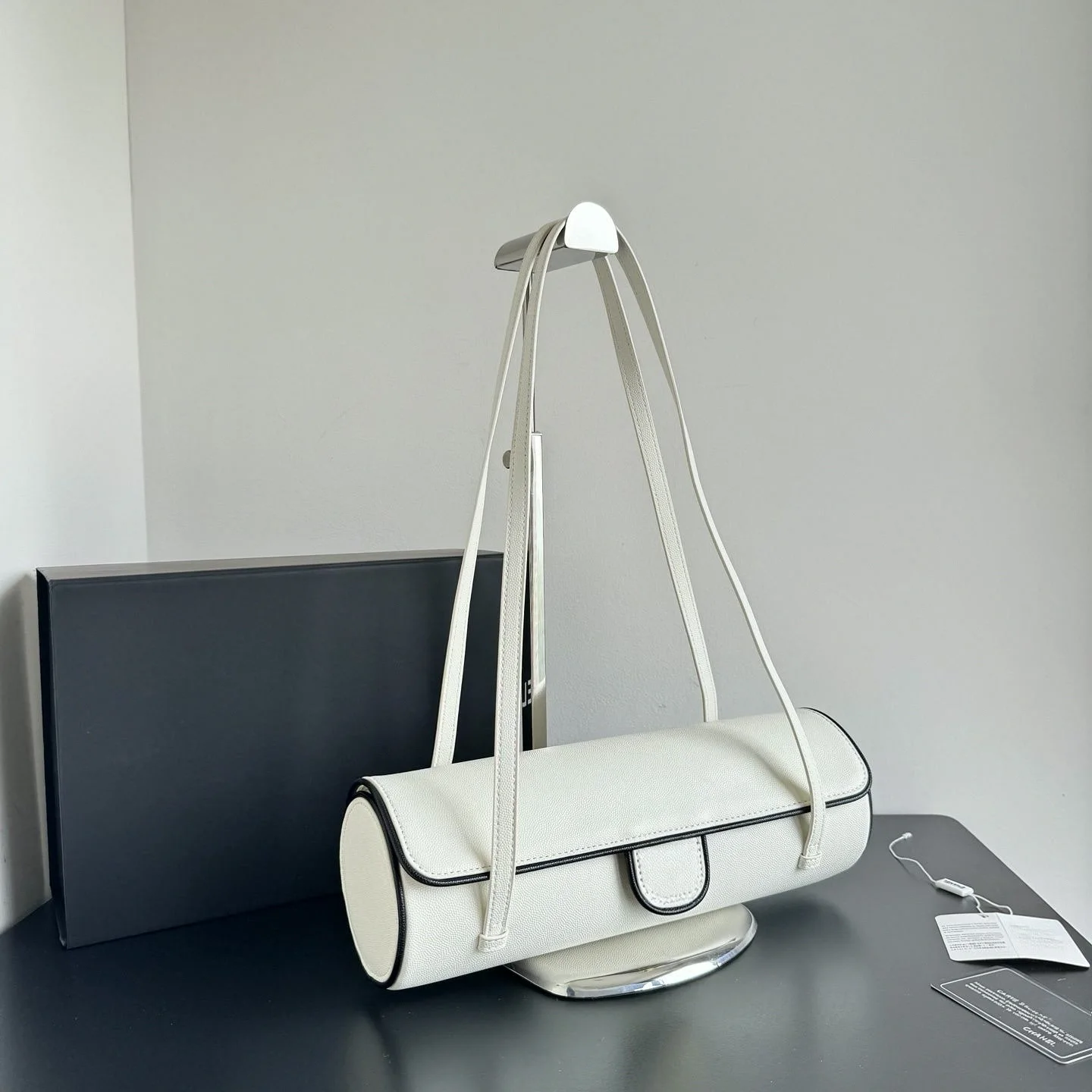Vintage Off White Crossgrain Leather Tube Bag Ladies Cylinder Underarm Shoulder Purse