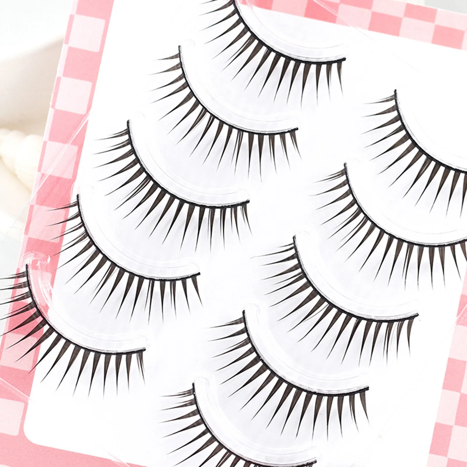 5pairs Japanese Style False Eyelashes One Piece Feathered Design Natural Wispy K-pop Girl Group Style Lashes For Daily Makeup