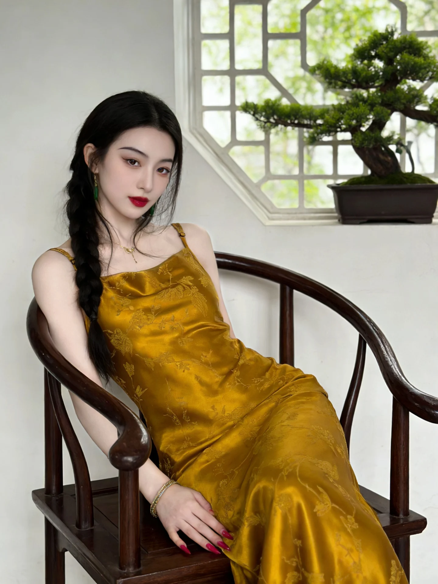 

Элегантное китайское длинное платье-ципао с золотой вышивкой, драпировкой и шелковой тканью для женщин, винтажный стиль