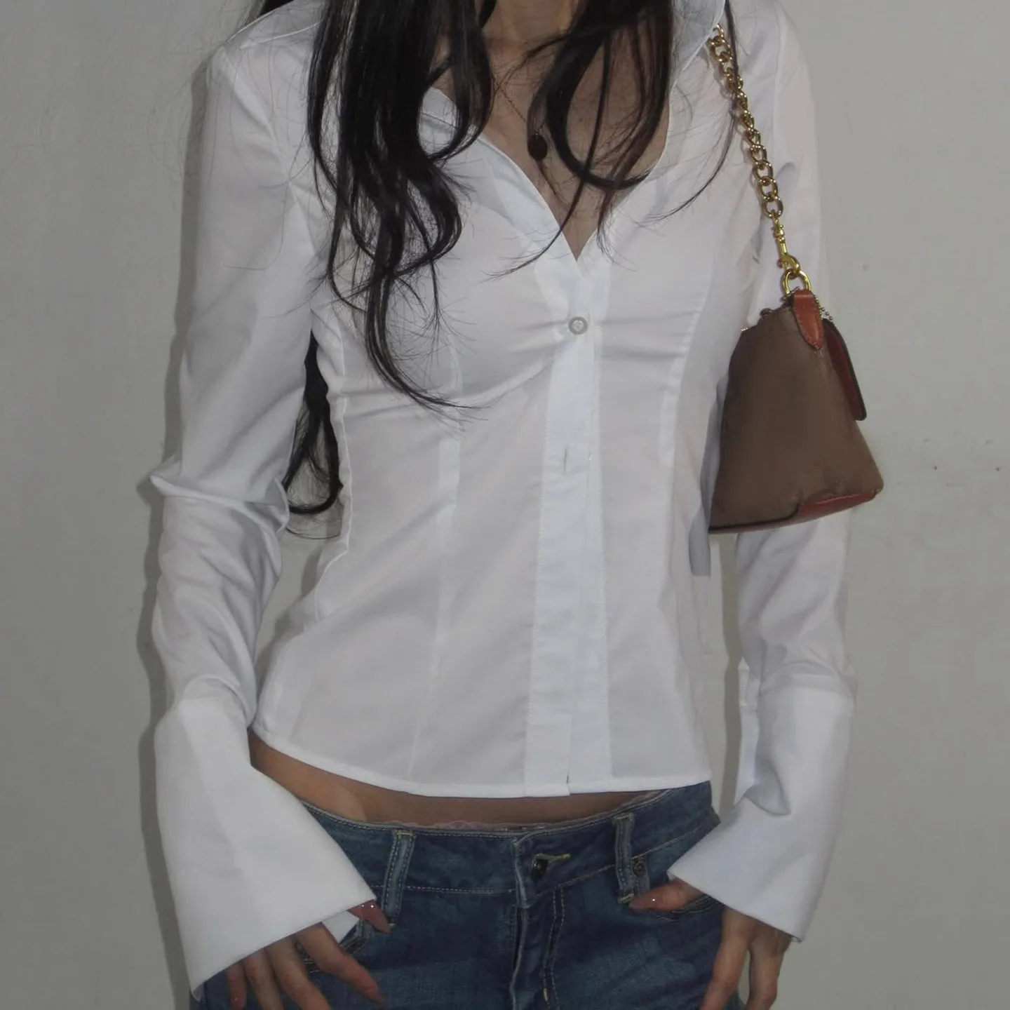 قميص نسائي رفيع بأكمام طويلة وخصر بلون سادة وأكمام طويلة على الطراز الأوروبي والأمريكي للفتيات على الطراز القديم #1