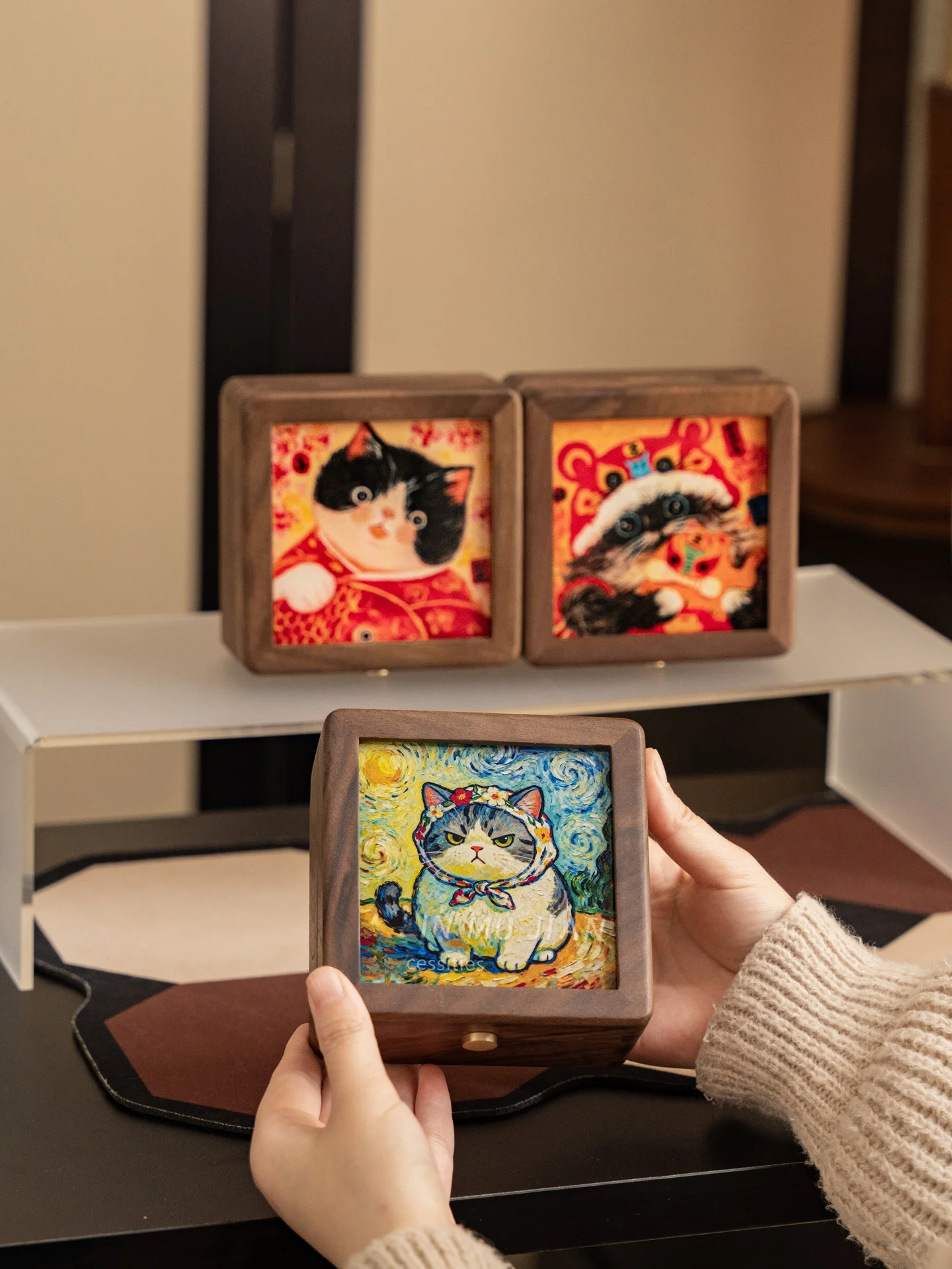 

Деревянная шкатулка для хранения браслетов ручной росписи, маленькая квадратная, премиум-качества, китайская, для изумрудных и золотых браслетов