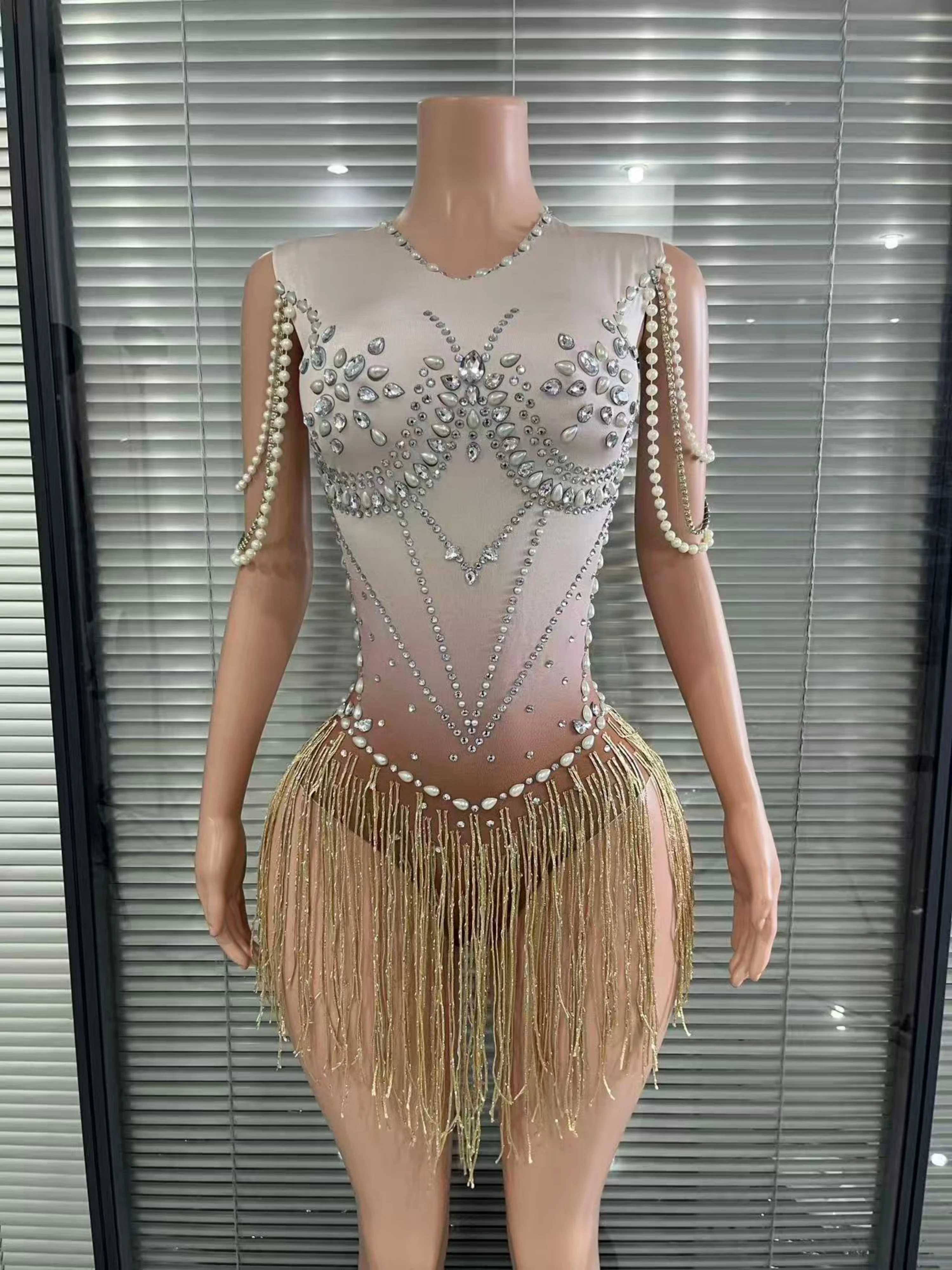 

Luxurious Sparkly Rhinestones Pearls Women Sexy Alluring Fringed Sleeveless Singer Stage Cocktail Party Dancer Performance