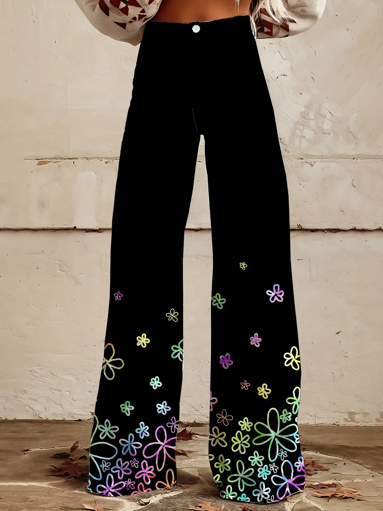 Ladies' casual jeans with colorful western prints and loose wide leg design, Retro leopard print heart
