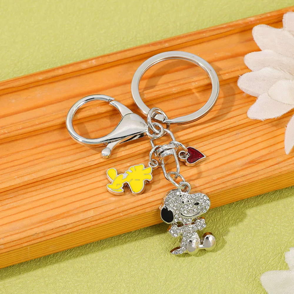 Cartoon Snoopy Schlüsselanhänger mit Vollzirkonia, Paar-Geschenkanhänger, Cartoon-Hund Schlüsselring, Valentinstag-Accessoires – Detail 4