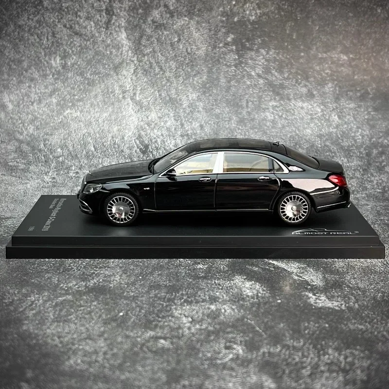 1:43 Mercedes-Benz Maybach S-Class 2019 alloy simulation model, children's collection of ornaments, holiday gifts for children.