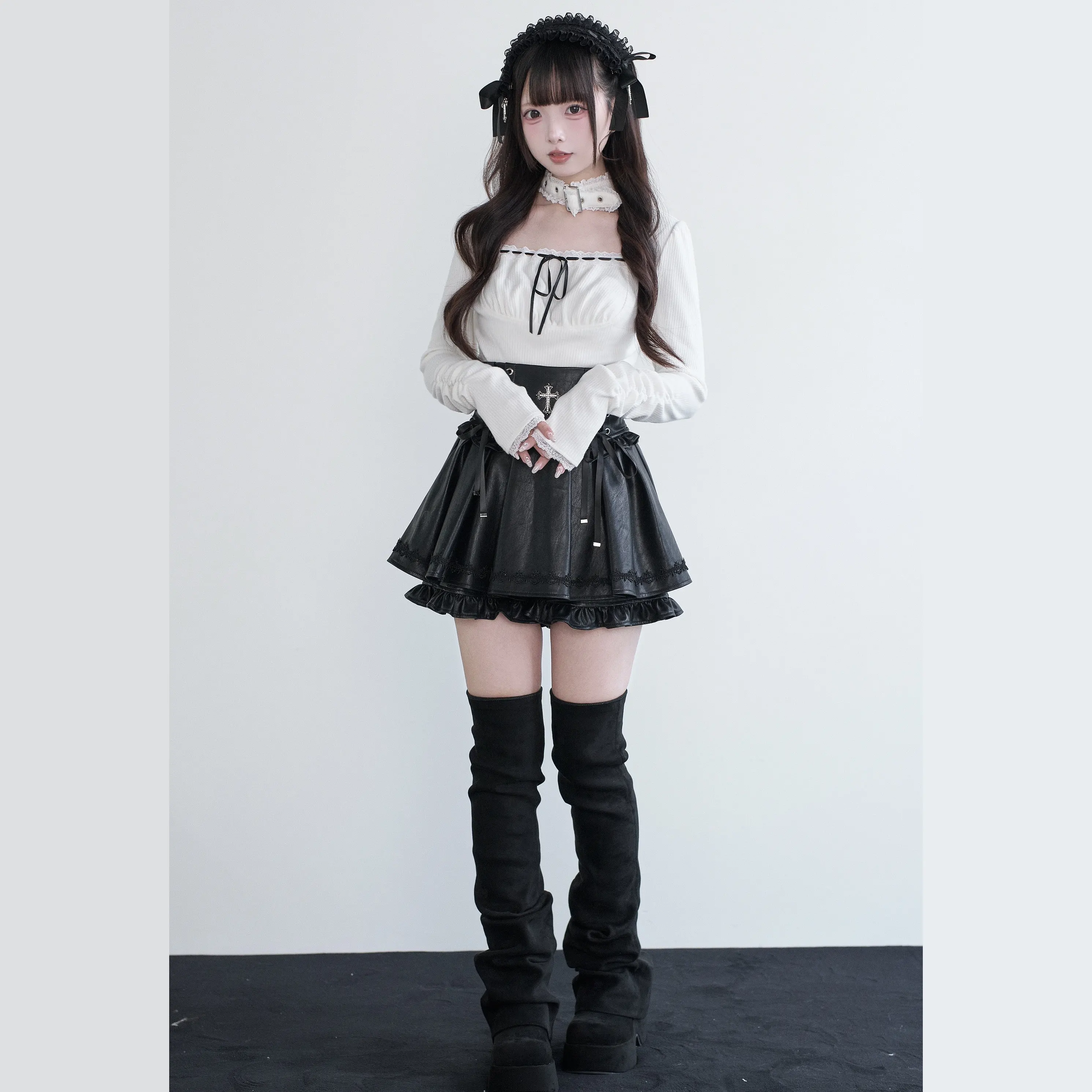 Gothic White Off Shoulder Long Sleeve Chocker Top Mass Production Japanese Subculture Black Faux Leather Double Layer Mini Skirt