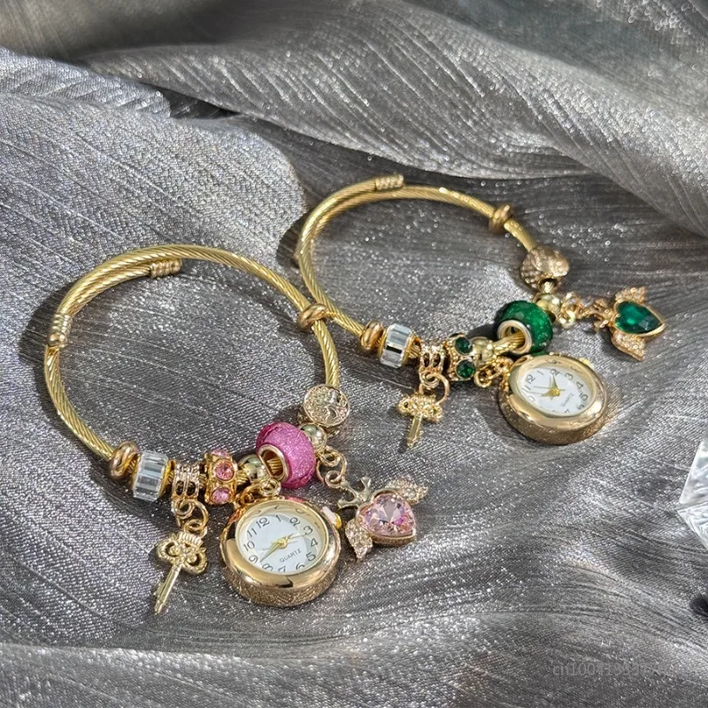 

Fashion Women's Bracelet Watch Love Casual Elegance with Stylish Embellishments of Refined Round Quartz Watch Relogio 2025