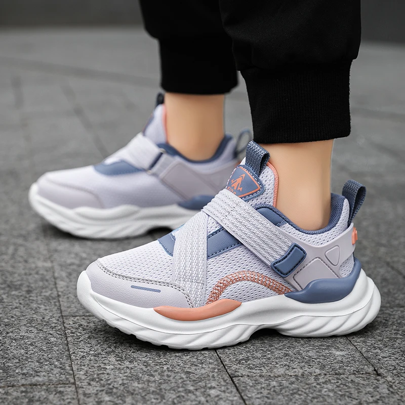New style mesh breathable Velcro casual running shoes - lightweight children's sports shoes with fly-threads construction