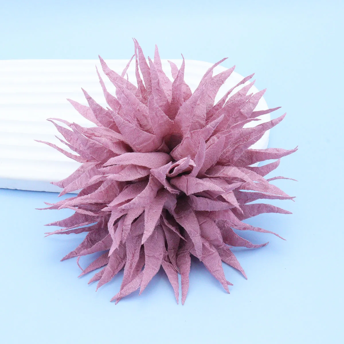 13CM Fashion Fabric Chrysanthemum Brooch Fabric Flower Corsage Delicate Fashion Lapel Pin Girls Ladies Accessories Party Jewelry