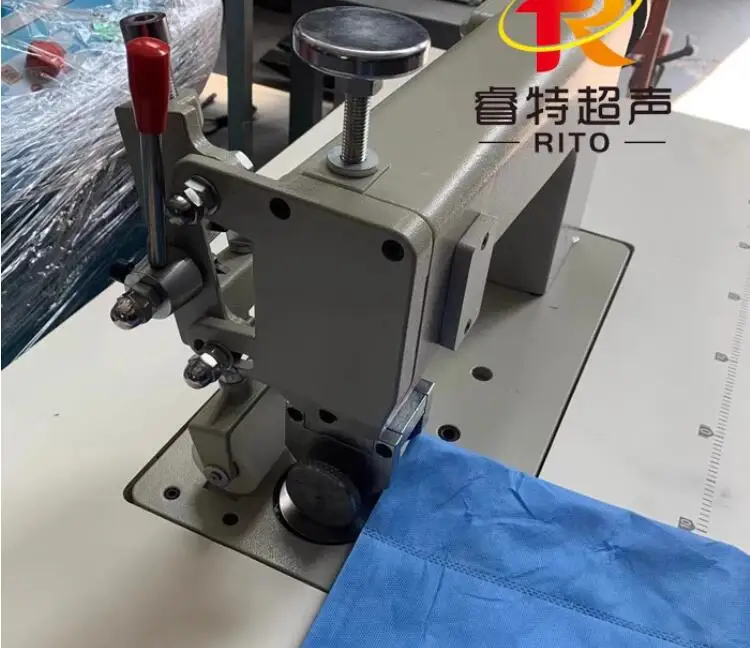 

Ultrasonic roller sewing welding machine non -woven, nylon fabric,Polyester cloth, PVC film welding machine can cut the Surplus