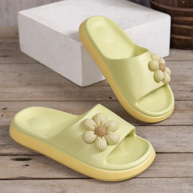 Zapatillas de baño planas con tacón bajo, zapatos de moda para interiores de verano 2024, Zapatillas dulces de flores sólidas para mujer