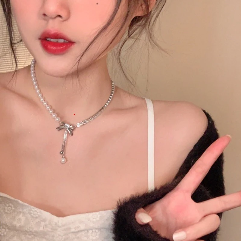 New Sweet Cool Korean Bow Pearl Tassel Necklace for Women Light Luxury Design Senior Sense Collarbone Chain Party Gifts