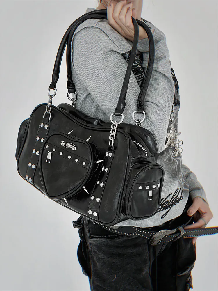 Autumn Winter Original Retro Shoulder Bag Punk Style Black Rivet Heart-shaped PU Bag Y2K Subculture Sweet Cool Messenger Bag