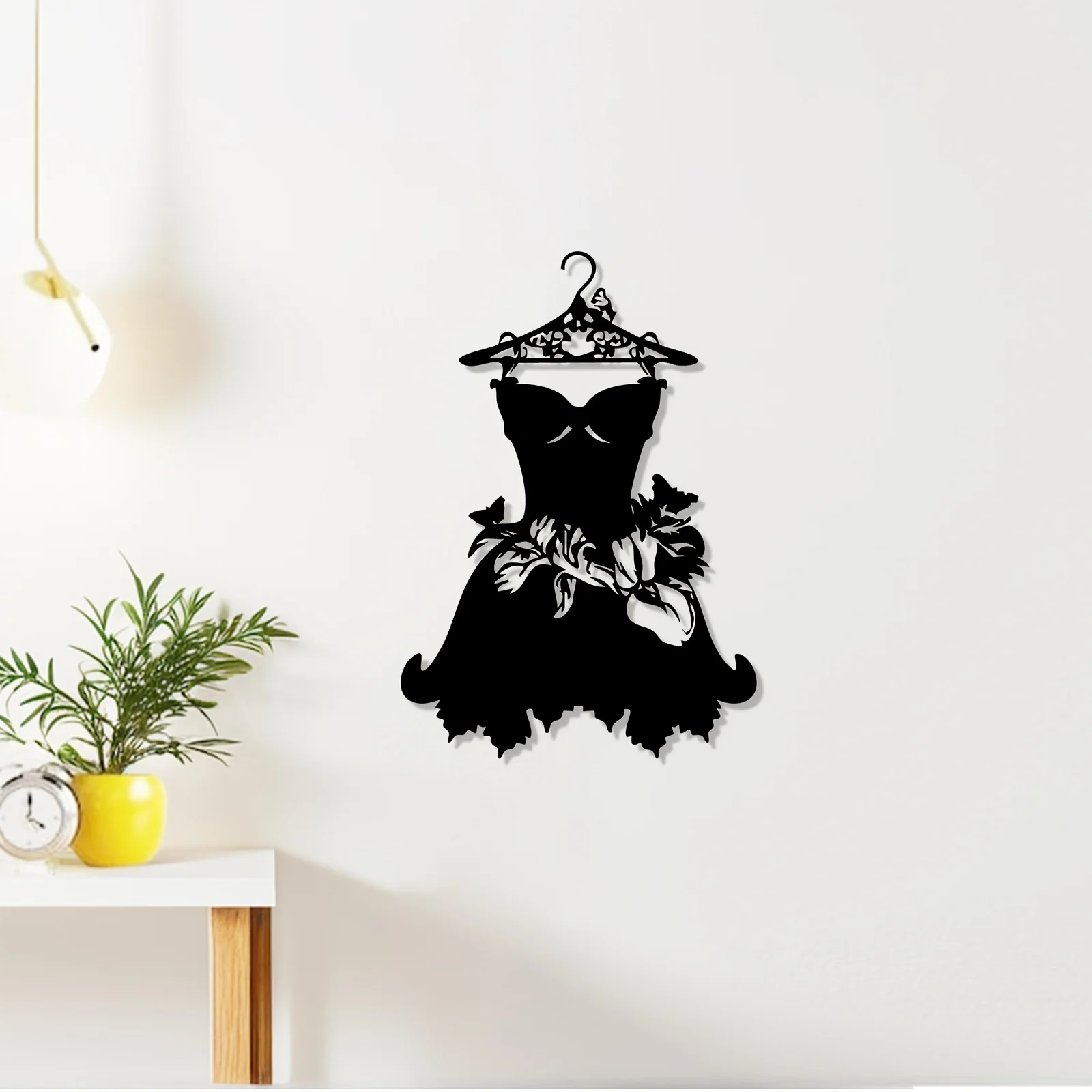 CIFBUY Iron Wall Art Metal Dress Form Waterproof Fashion Sculpture For Bedroom Garden Fence Home Decor Stylish Gift 12x16in