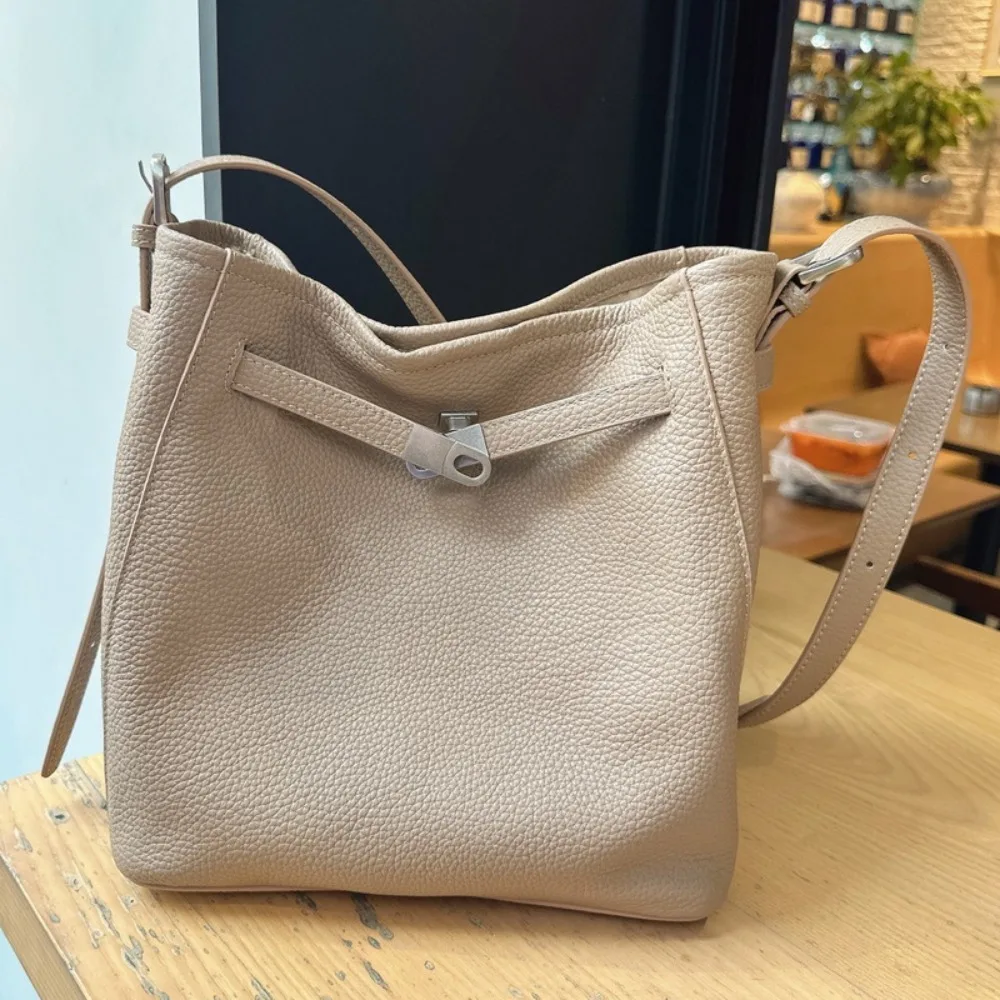 

2026 New Women's Bag Casual Versatile First Layer Soft Cowhide Single Shoulder Crossbody Texture Unique Fashion Simple Delicate