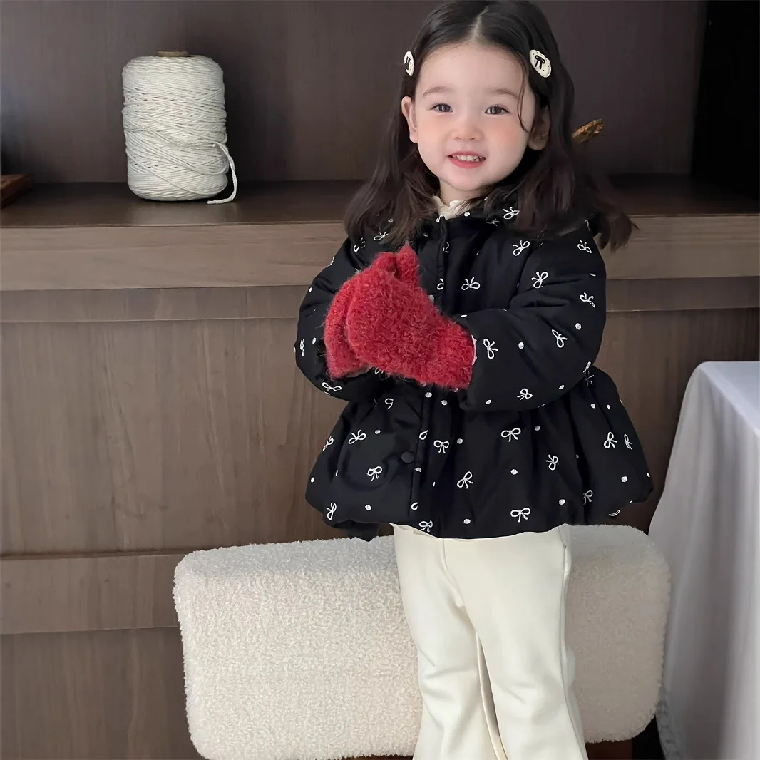 Meisjesjas 2024 Winter Nieuwe kinderkleding Koreaanse stijl Meisjes Baby Strik Print Capuchon Katoen gewatteerde jas Casual Eenvoudig Schattig