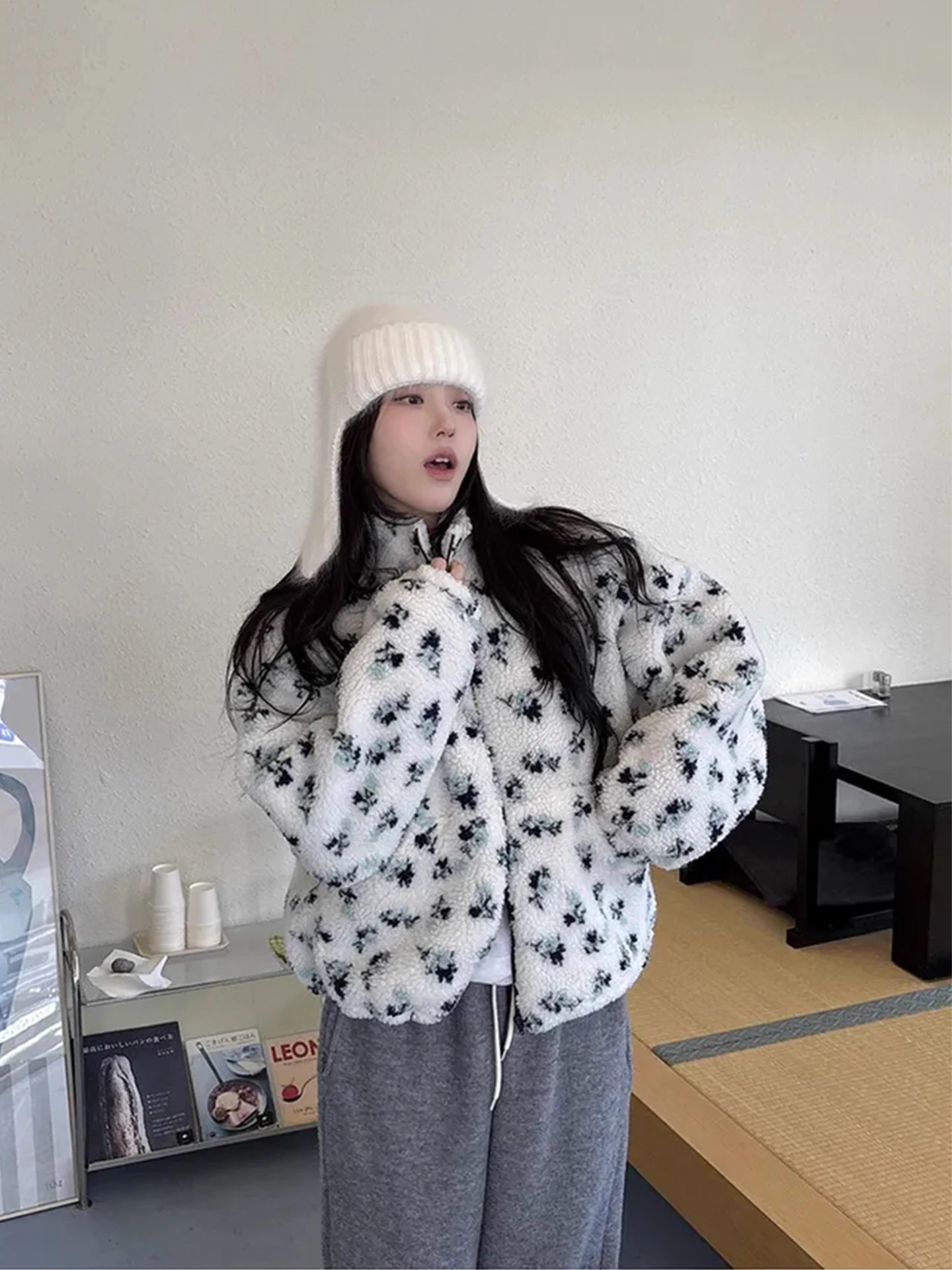 

Антивозрастной хлопковый топ с цветочным принтом и воротником-стойкой, свитшот на подкладке из меха ягненка, верхняя одежда, женское зимнее новое универсальное хлопковое пальто