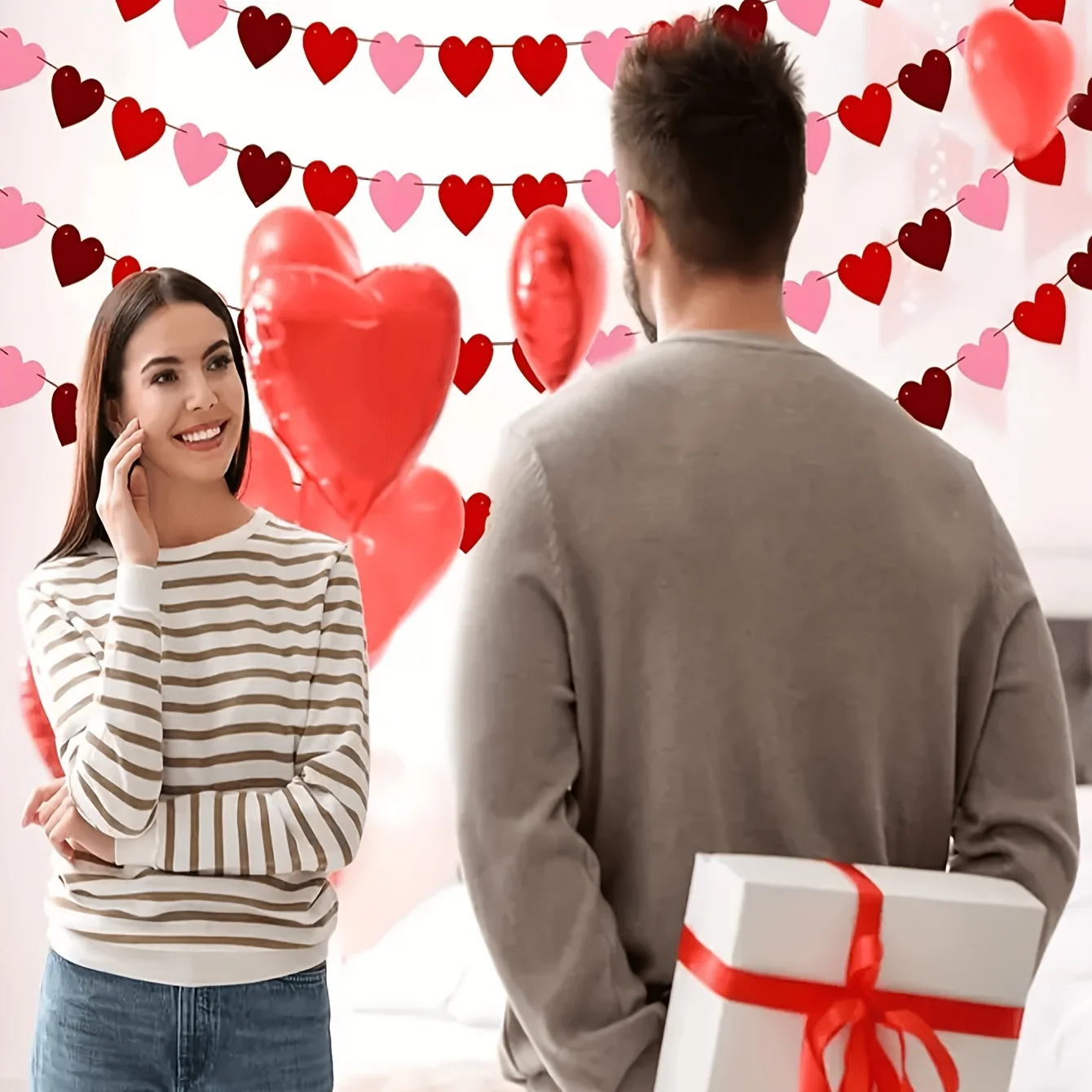 مجموعة الرايات على شكل قلب من اللباد مكونة من 3 قطع - مزيج بوليستر وردي وأحمر، لا حاجة للكهرباء، مثالي لعيد الحب، اقتراح