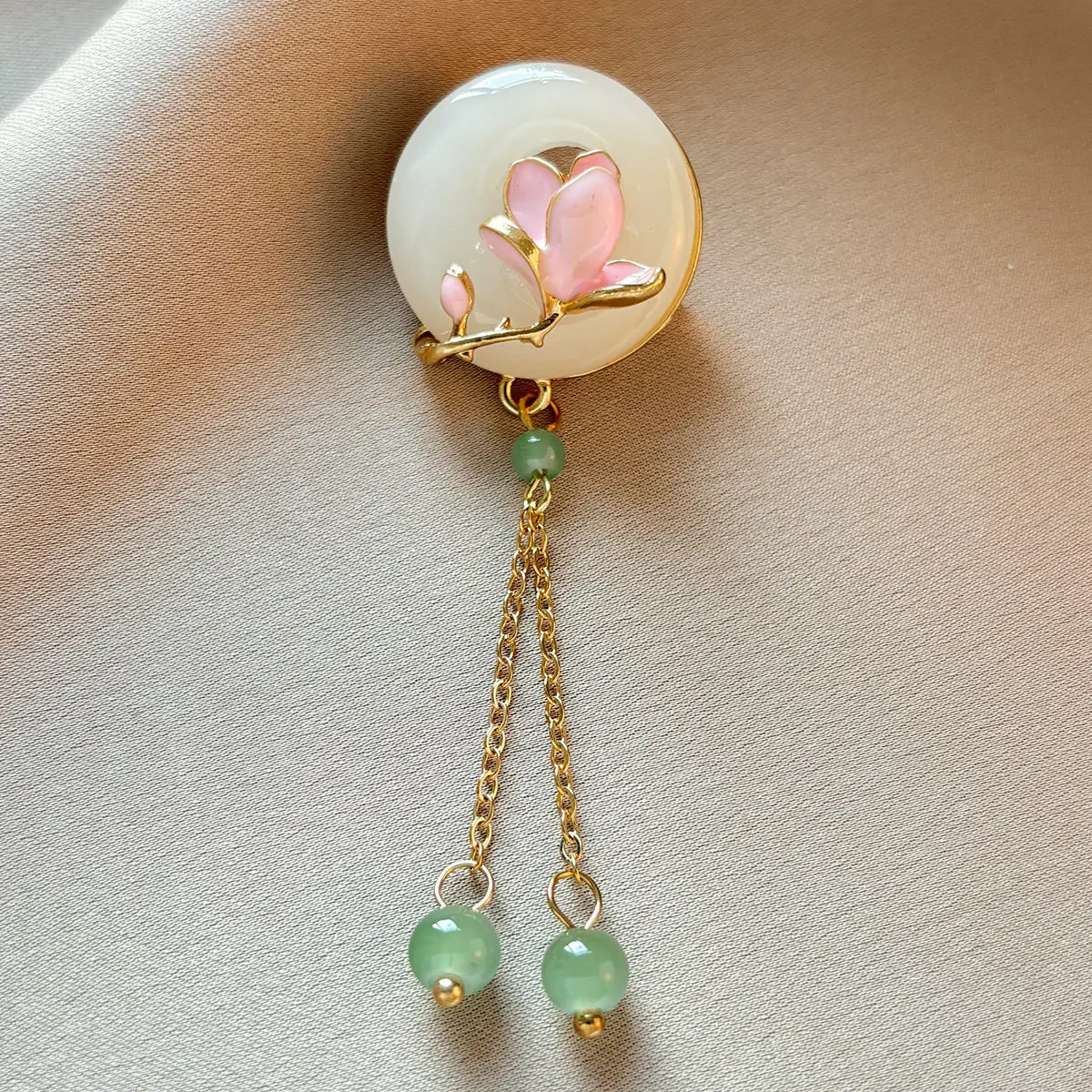 Chinese Style Pink Magnolia Tassel Brooch Traditional Hanfu Cheongsam Accessory Exquisite Safety Buckle Pin For Women Suit Dress