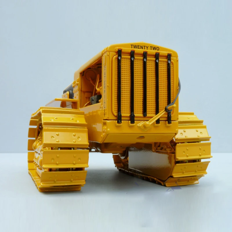 Diecast 1:16 Scale CAT TWENTY-TWO Track-Type Alloy Tractor Construction Vehicle Model Collection Souvenir Display 55154