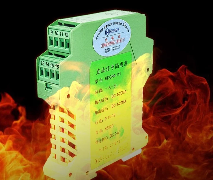 

Signal isolator with one input and two outputs intelligent signal distributor