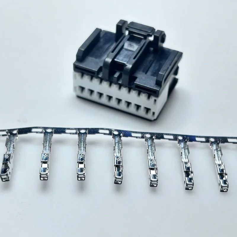 2PCS 6098-4611 Original 16-hole, automotive connector housing, jacket, wiring harness