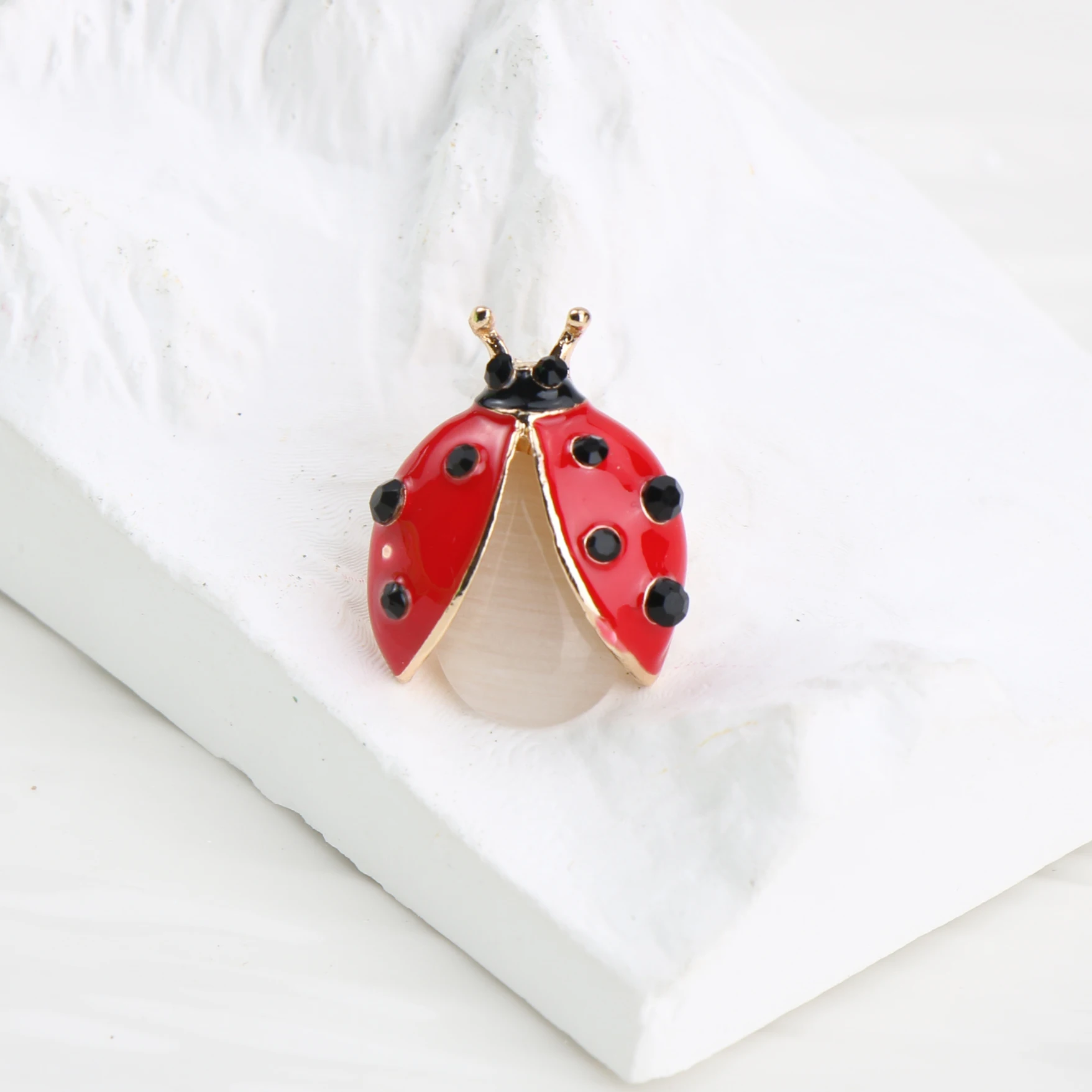 Fashion Creative Mini Insect Brooch Seven Star Ladybug Corsage Cute Versatile with Pin Buckle