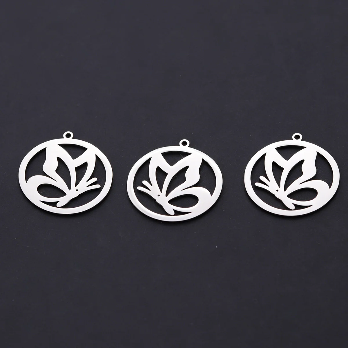 3Pcs Exquisite Round Frame Butterfly Symbol Pendant Jewelry Making Keychain Stainless Steel Charms Punk Necklace Accessories