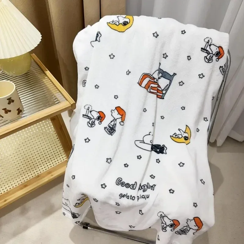 Snoopy new cute cartoon digital printing soft and comfortable skin-friendly warm flannel single layer blanket for men and women