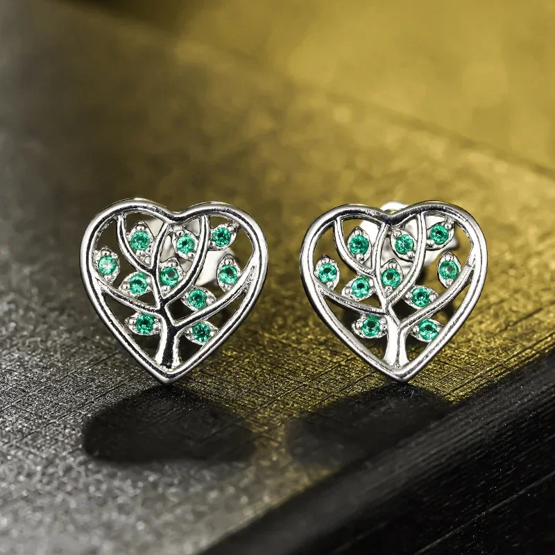 Luxury and Minimalist Design in Europe and America, Jewelry and Accessories with Heart Inlaid Green Zircon Earrings for Women