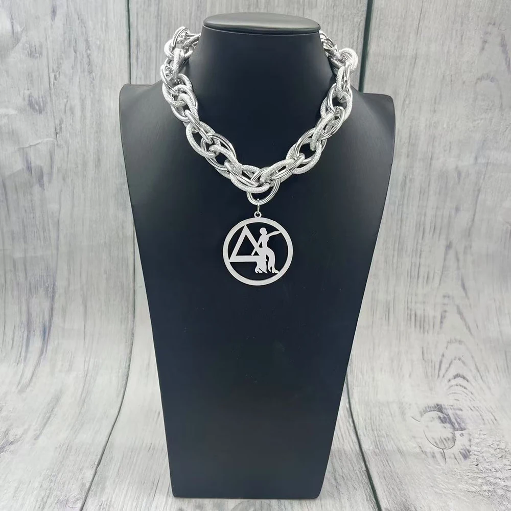 2025 تصميم جديد نادي نسائي مخصص الأخوات حفلة هدية دلتا اليونانية شعار قلادة قلادة