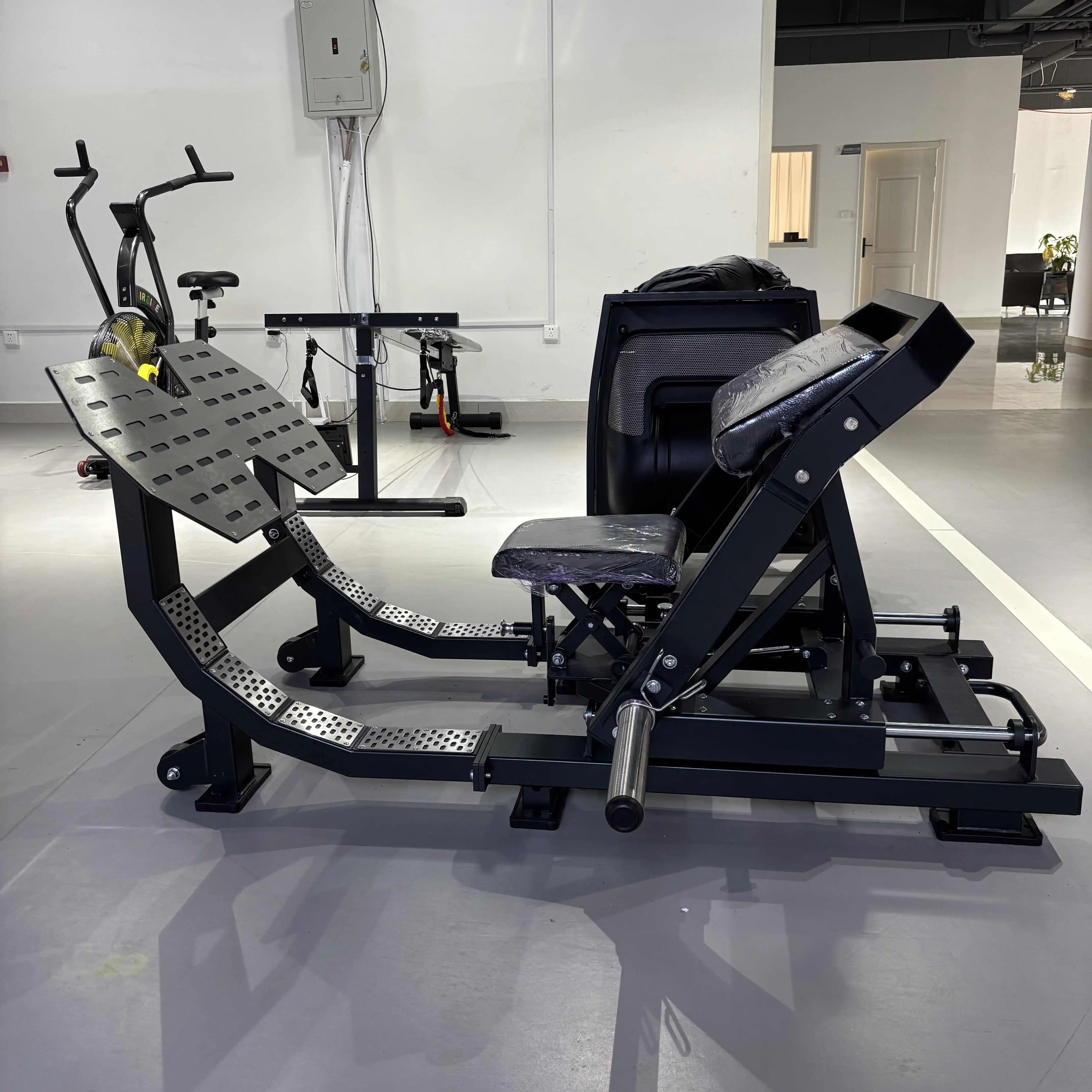 Professional Glute Machine - 45° Angled Hip Thrust Bench with Multi-Angle Adjustment