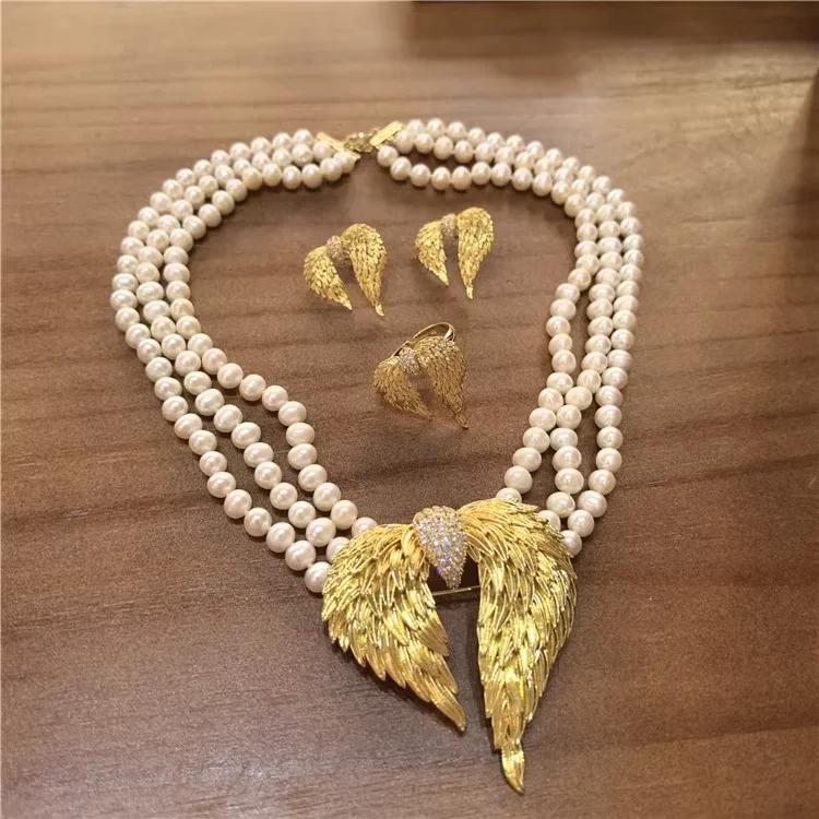 

New Natural Freshwater Pearl Necklace/ Earring And Ring Set