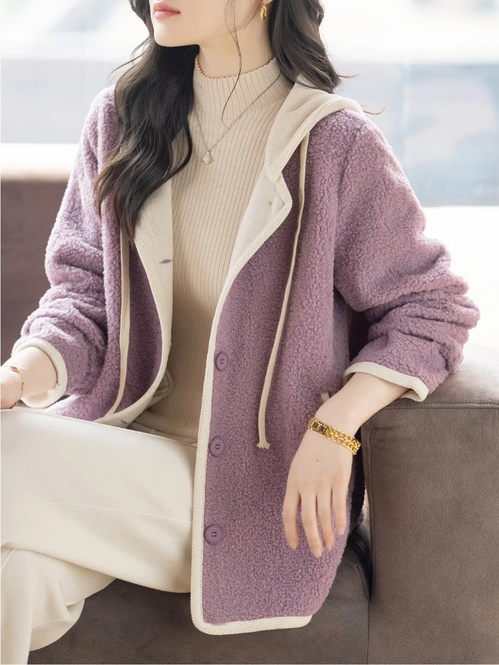 เสื้อกั๊กขนเฟอร์เทียมแบบมีฮู้ด สไตล์ลำลองสำหรับผู้หญิง ผ้ากำมะหยี่เลียนแบบขนแกะ รุ่นใหม่ล่าสุดสำหรับฤดูใบไม้ร่วงและฤดูหนาว เสื้อผู้หญิง