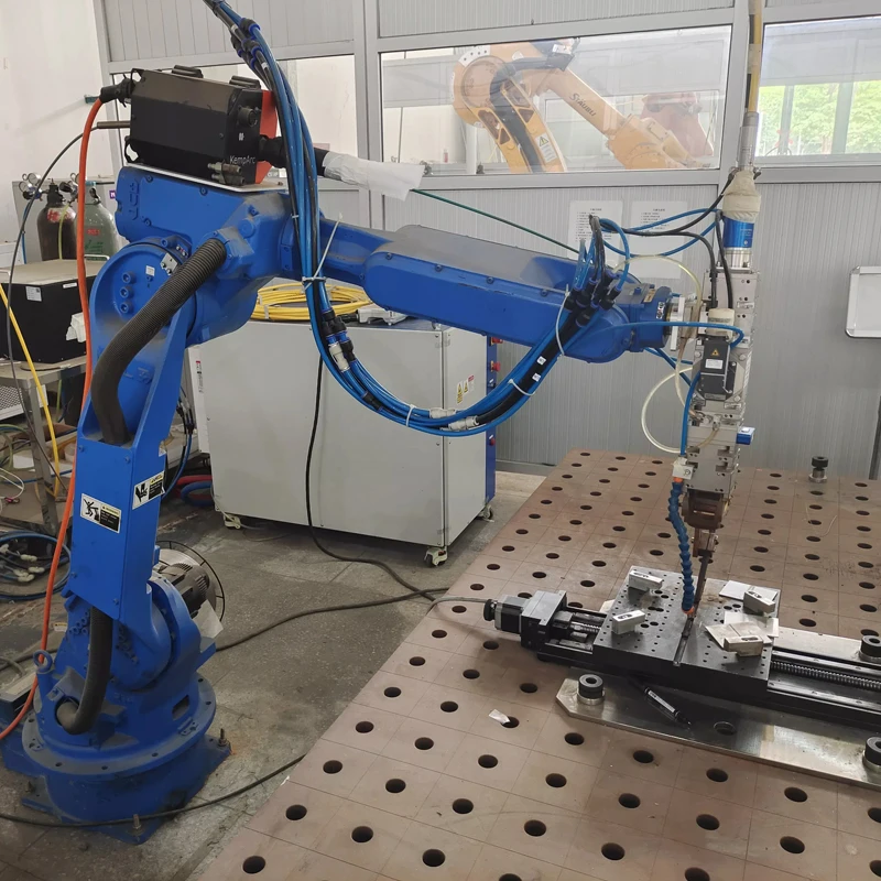 1000W-6000W Automatic 6 Axis Robot Arm Fiber Laser Welding Machine