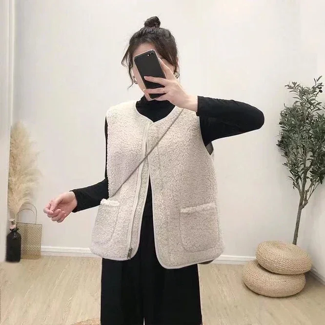 Autumn Winter Women's Vest Lamb Wool Korean Version Versatile Imitation Fur One Short Girls' Vest Zipper Coat Casual Beige