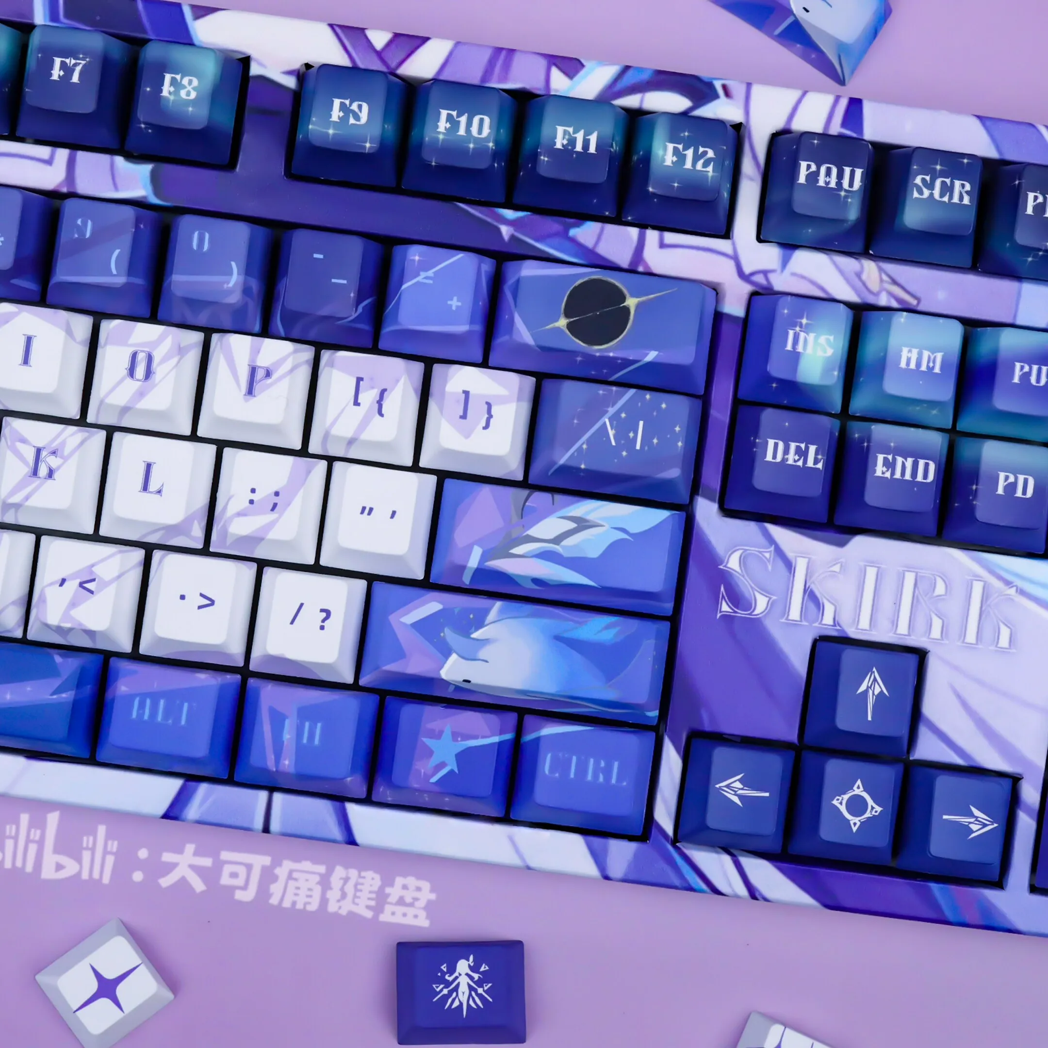 

Колпачки для клавиш Genshin Impact Skirk в стиле аниме, профиль Cherry, PBT, термосублимация, для механической клавиатуры, подарок на день рождения, для геймеров