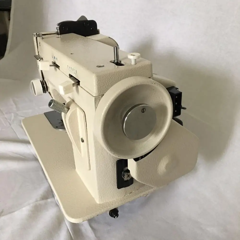 Portable Multi-Function Domestic Sewing Machine Walking Foot Feed Mechanism Flat-Bed Configuration Single Zigzag Stitching Motor