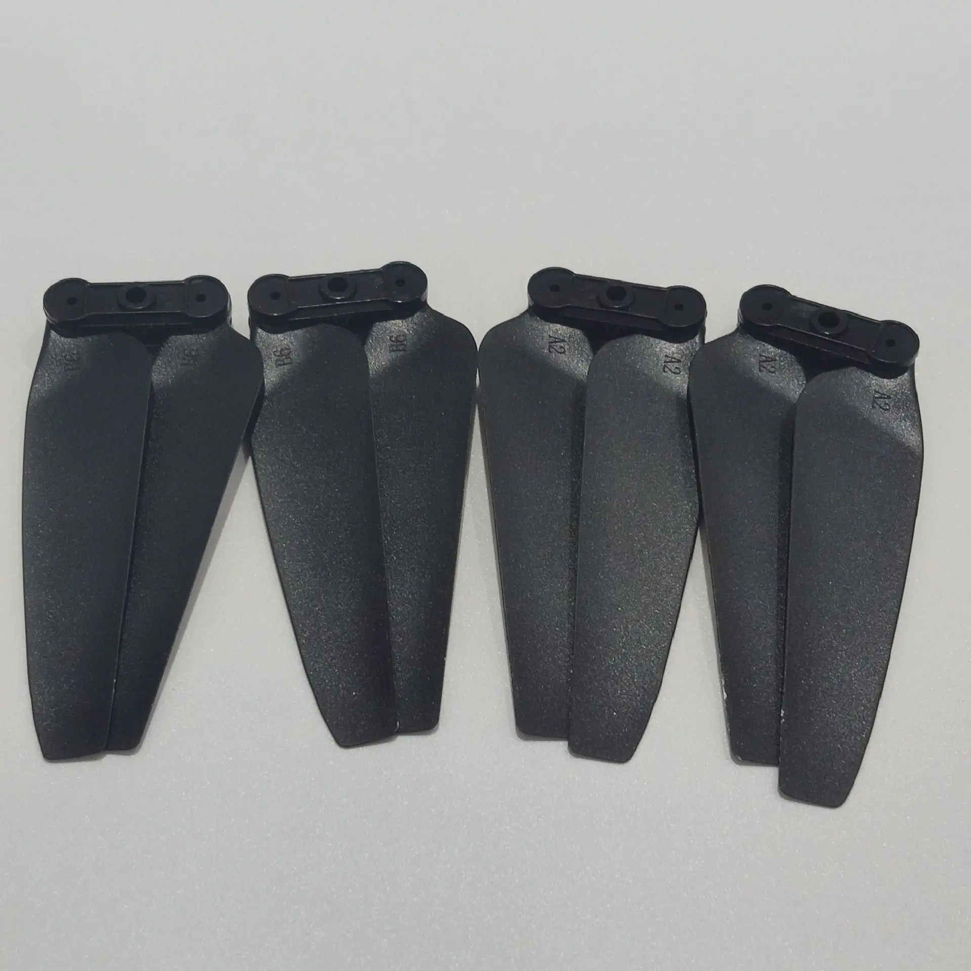 4PCS Folding Blades Propellers for LYZRC L106 PRO Drone L106Pro RC Quadcopter Original Blade Accessories Spare Parts Maple Leaf