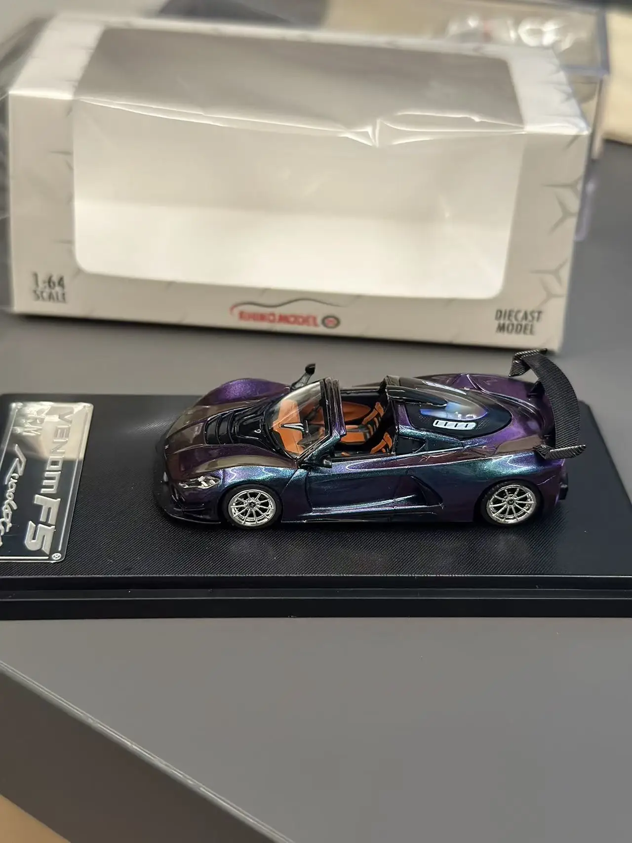 نموذج وحيد القرن RM X Stt موديل 1:64 Venom F5 Magic Purple نسخة مخصصة نموذج سيارة Diecast