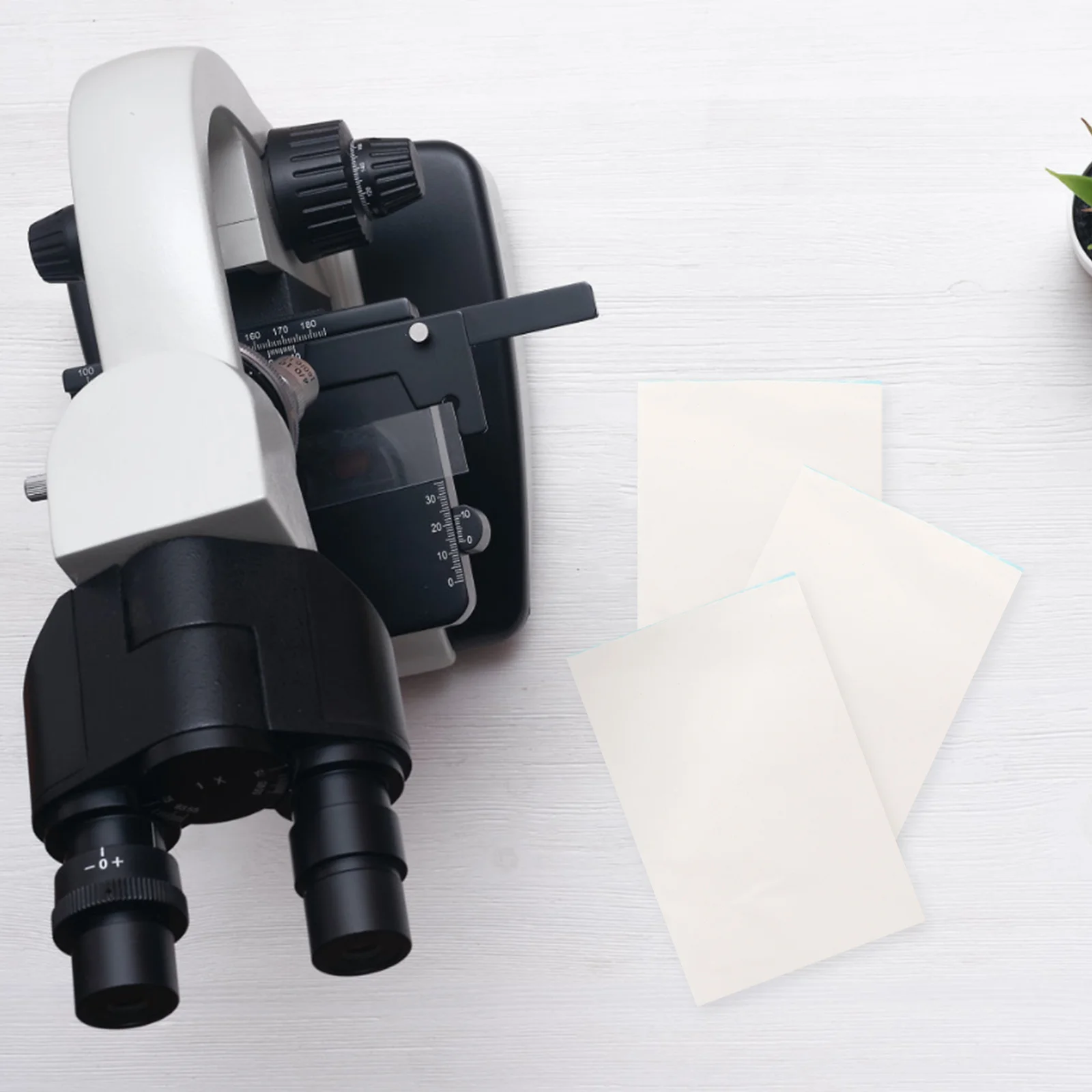 

4Pcs Microscope Lens Cleaning Paper Portable Fiber Wipes for Cameras Camcorders Streak-Free Fingerprint Removal Lab Photography