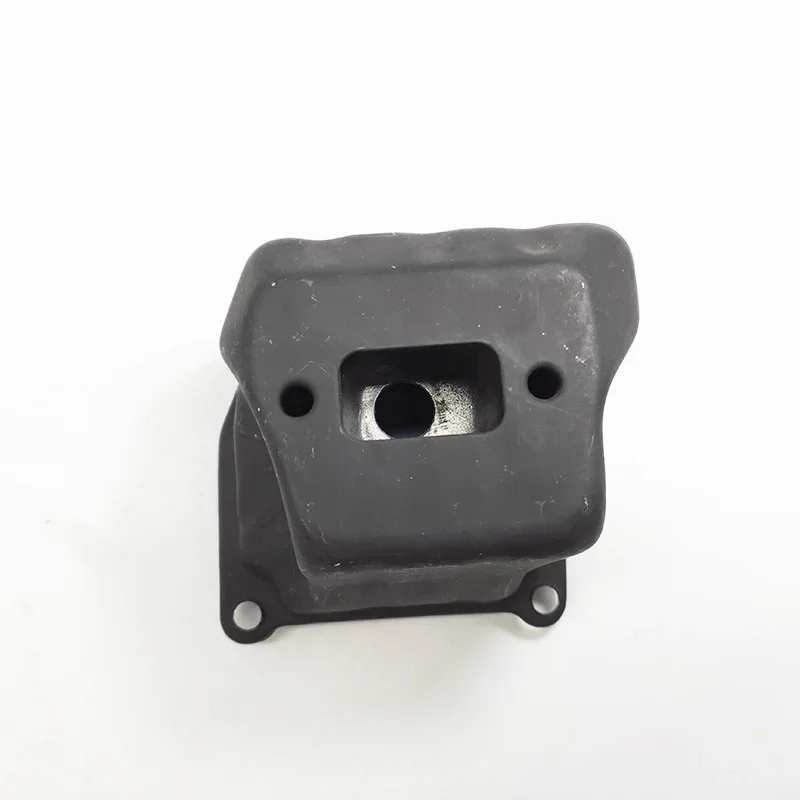 Pezzi di ricambio per marmitta a tre fori per motosega 45cc 52cc 58cc per marmitta per motosega 4500 5200 5800