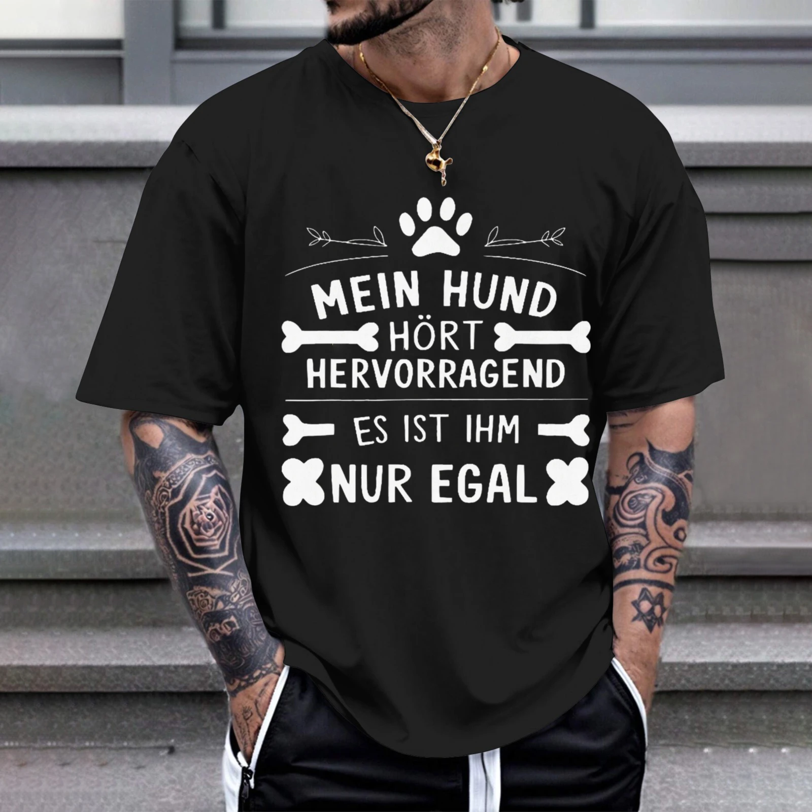 Herren-T-Shirt „My Dog Hears Excellently It Is Just Indifferent To Him“, perfekt für Freizeitkleidung, Partys und Karnevalsoutfits