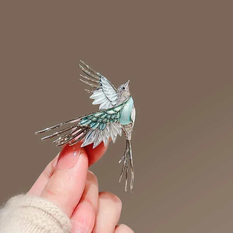 Metal Brooches Creative Flight Bird Brooches Exquisite Luxury Retro Beautiful Birds Brooch Trendy Miniature Jewelry Brooch Gifts