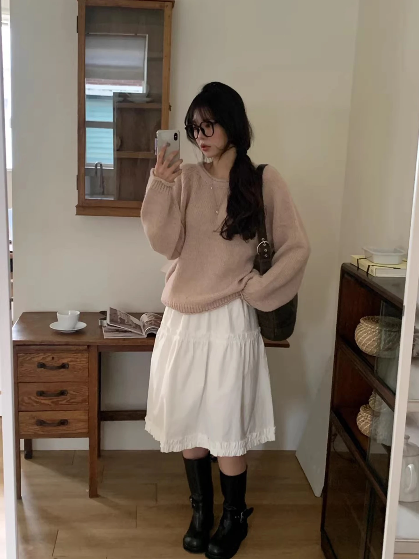Elegant High Waist Elastic Waist Pleated Pure Color Half Skirt for Women Spring New Loose Straight Cut Skirt Design Sensation