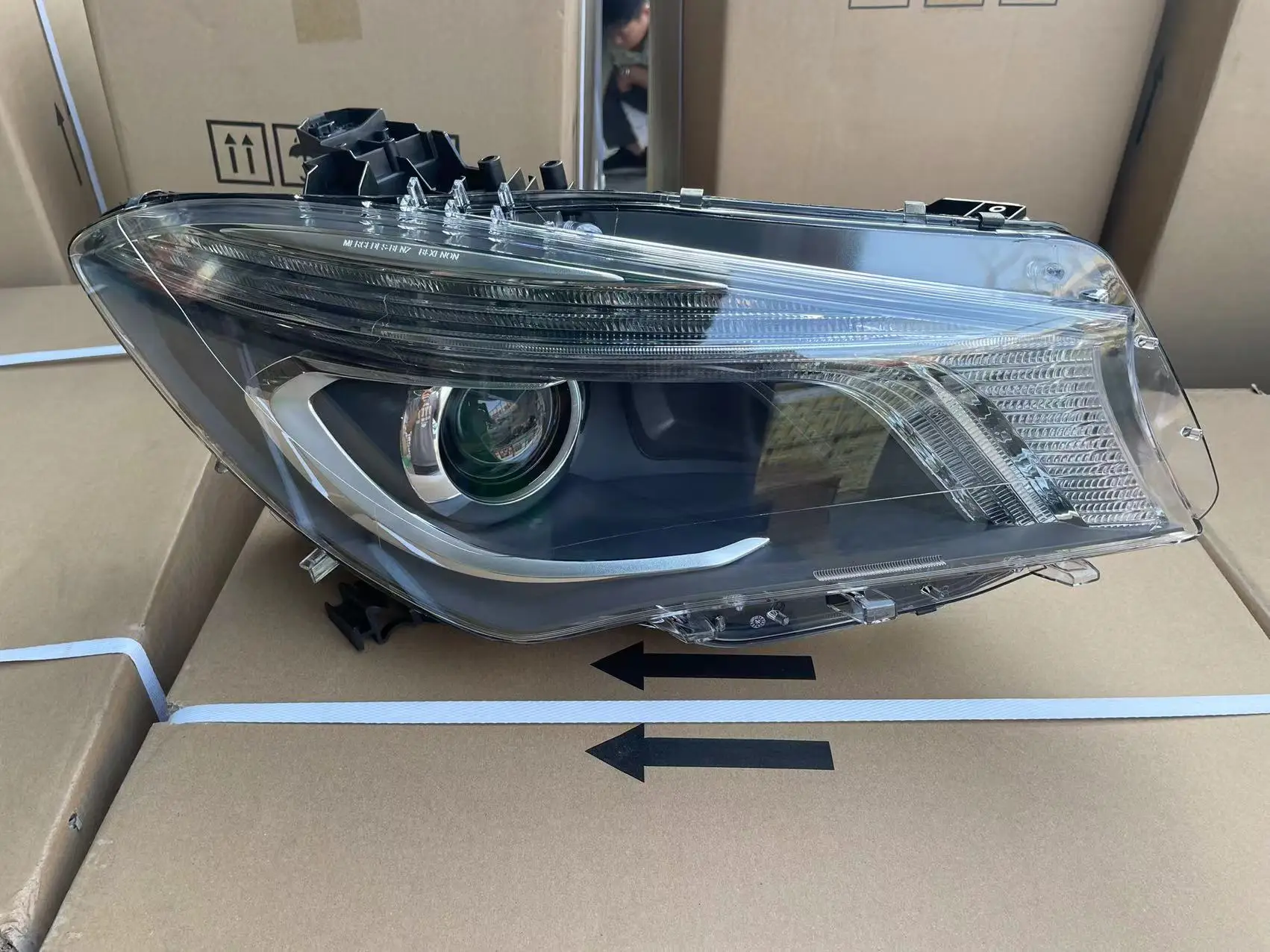 Suitable for Mercedes Benz GLA180 GLA200 W117 headlight LED headlight assembly factory dismantled assembly